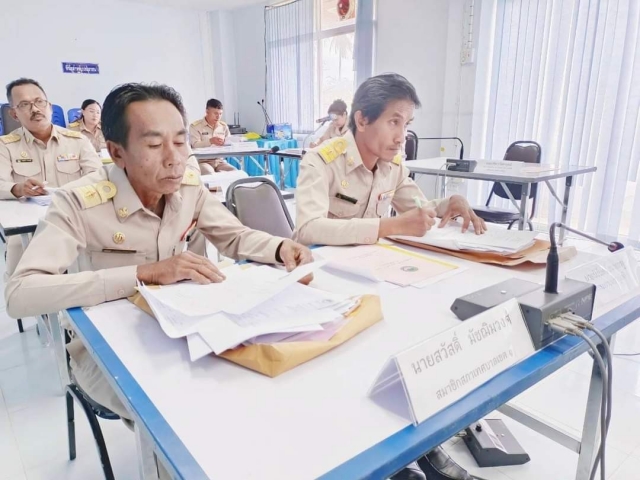  วันอังคารที่ 27 กุมภาพันธ์ 2567  ประชุมสภาเทศบาลตำบลพิปูน สมัยวิสามัญ สมัยแรก ประจำปี พ.ศ. 2567     นายชวนัสฐ์ ศรีสว่าง ประธานสภาเทศบาลตำบลพิปูน    นายจิรพงศ์ หะนนท์ นายกเทศมนตรีตำบลพิปูน พร้อมด้วยคณะบริหาร สมาชิกสภาเทศบาล และหัวหน้าส่วนราชการ ร่วมประชุม  ณ ห้องประชุมเทศบาลตำบลพิปูน