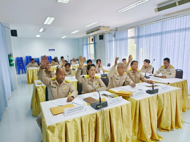 วันอังคารที่ 15 กรกฎาคม 2568 ประชุมสภาเทศบาลตำบลพิปูน  สมัยสามัญสมัยที่ 2  ประจำปี พ.ศ. 2568 นายวงรักษ์ ราชมณี ประธานสภาเทศบาลตำบลพิปูน    นายจิรพงศ์ หะนนท์ นายกเทศมนตรีตำบลพิปูน มอบหมายให้ คณะบริหาร สมาชิกสภาฯ  รองปลัดเทศบาล หัวหน้าส่วนราชการ ข้าราชการ เข้าร่วม ณ ห้องประชุมเทศบาลตำบลพิปูน